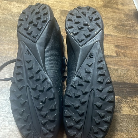 Brand new- never worn Adidas Predator soccer cleats - Picture 3 of 6